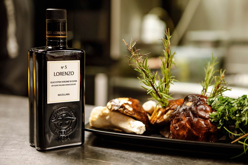 Lorenzo n°5 Huile d'olive extra vierge Barbera avec boite cadeau